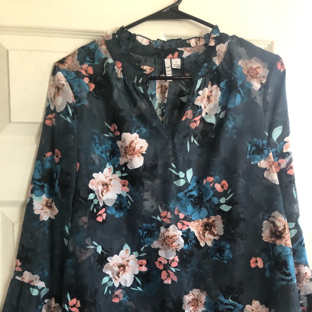 Elle business floral dress top